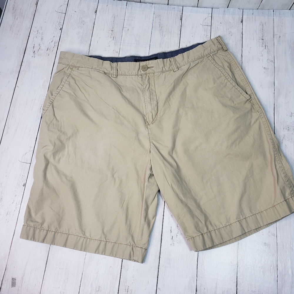 Tommy Hilfiger Men's Tan Khaki Shorts Size 38.